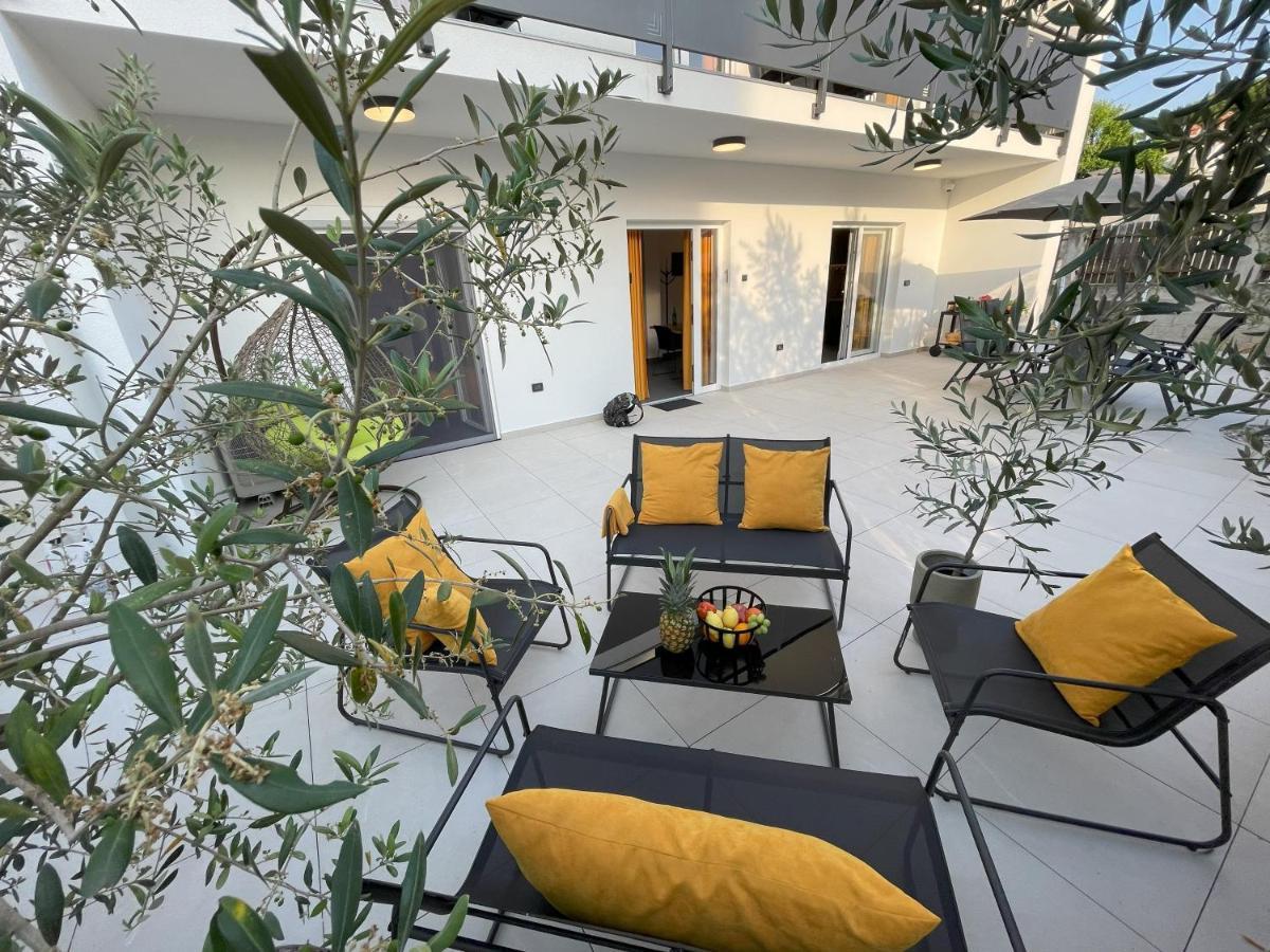 Valkane Beach Apartments พูลา ภายนอก รูปภาพ