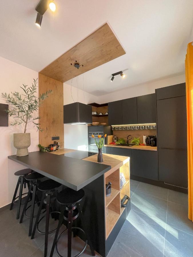 Valkane Beach Apartments พูลา ภายนอก รูปภาพ