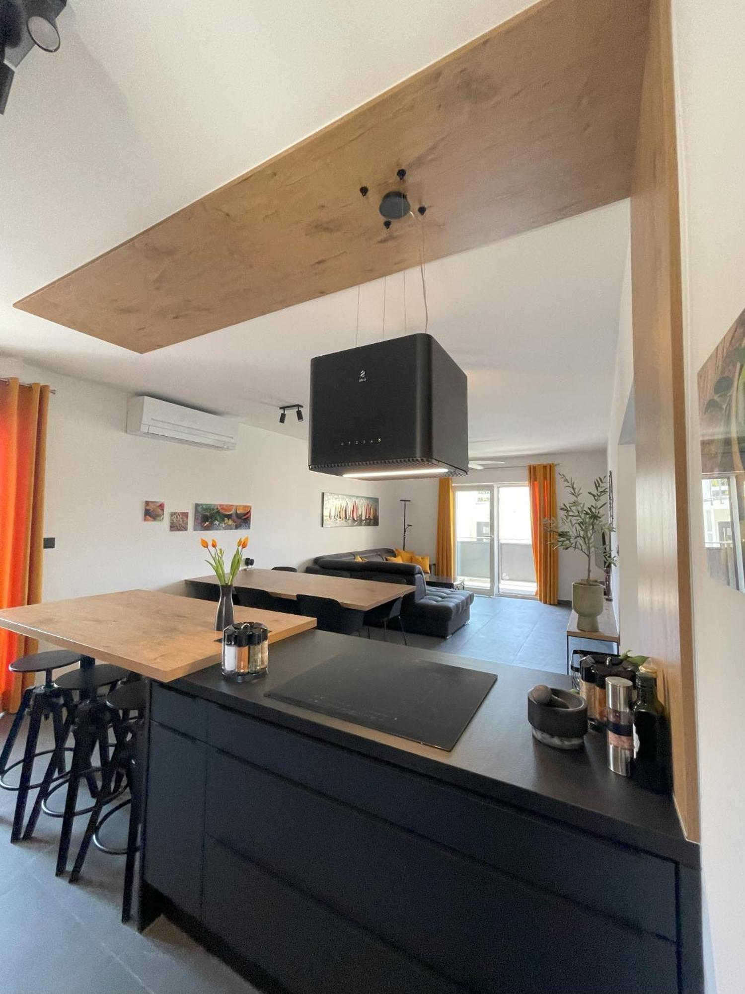 Valkane Beach Apartments พูลา ภายนอก รูปภาพ