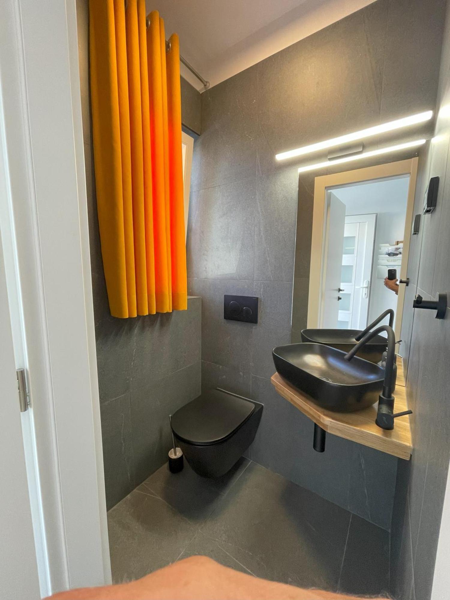 Valkane Beach Apartments พูลา ภายนอก รูปภาพ