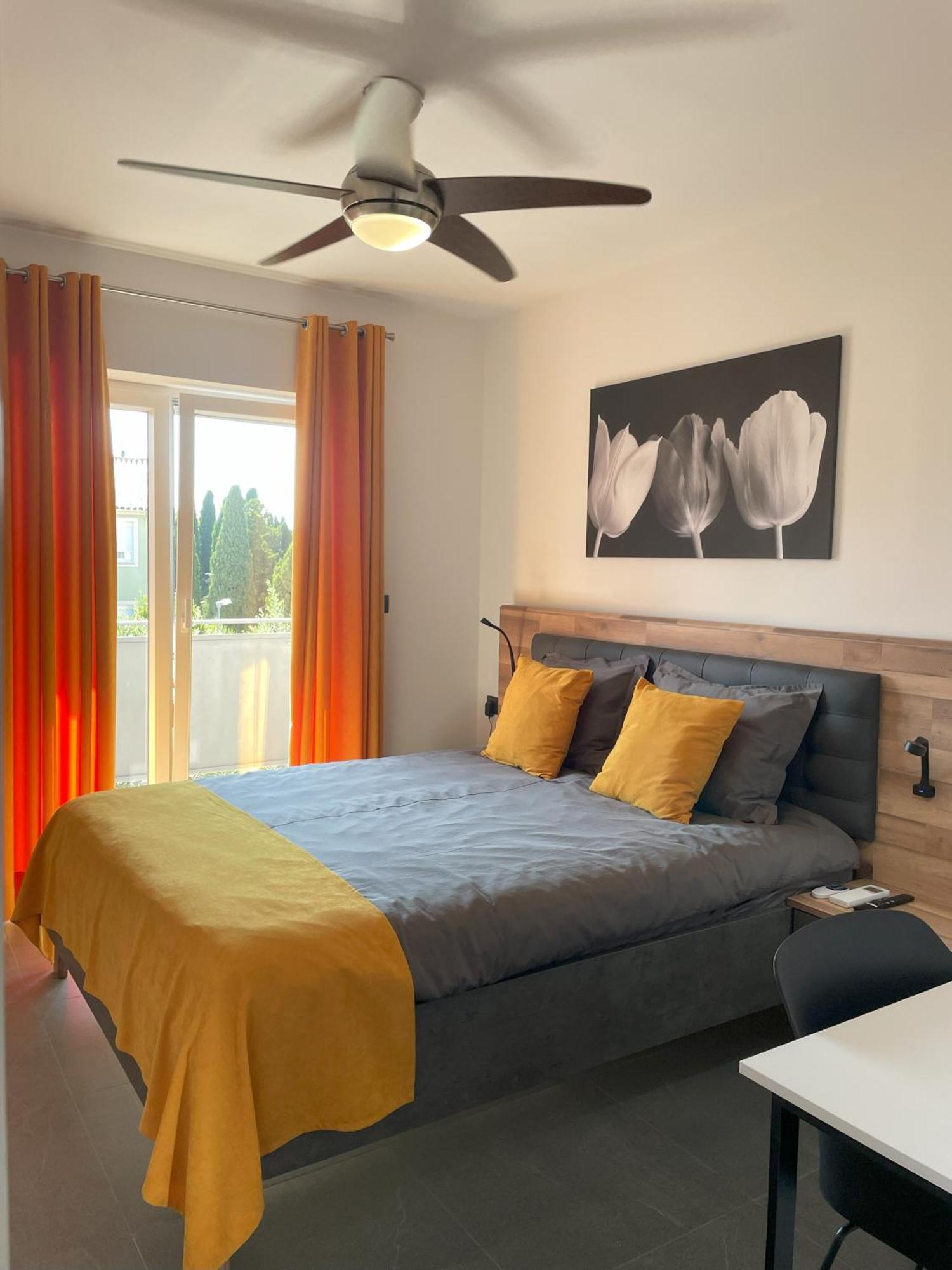 Valkane Beach Apartments พูลา ภายนอก รูปภาพ