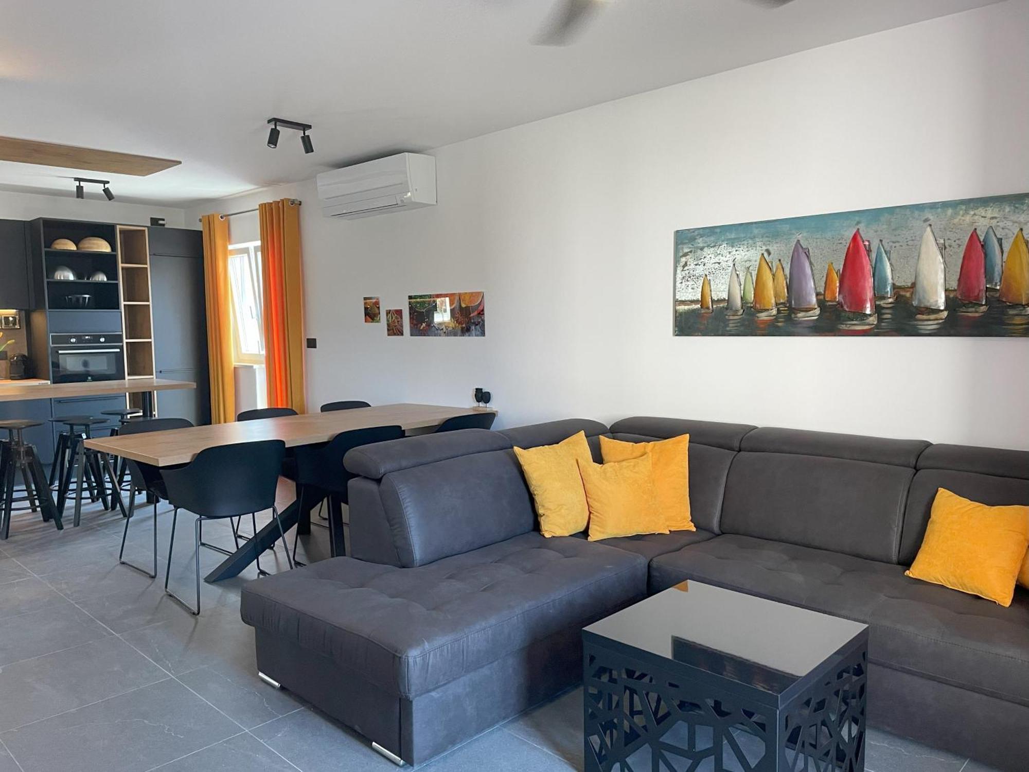 Valkane Beach Apartments พูลา ภายนอก รูปภาพ