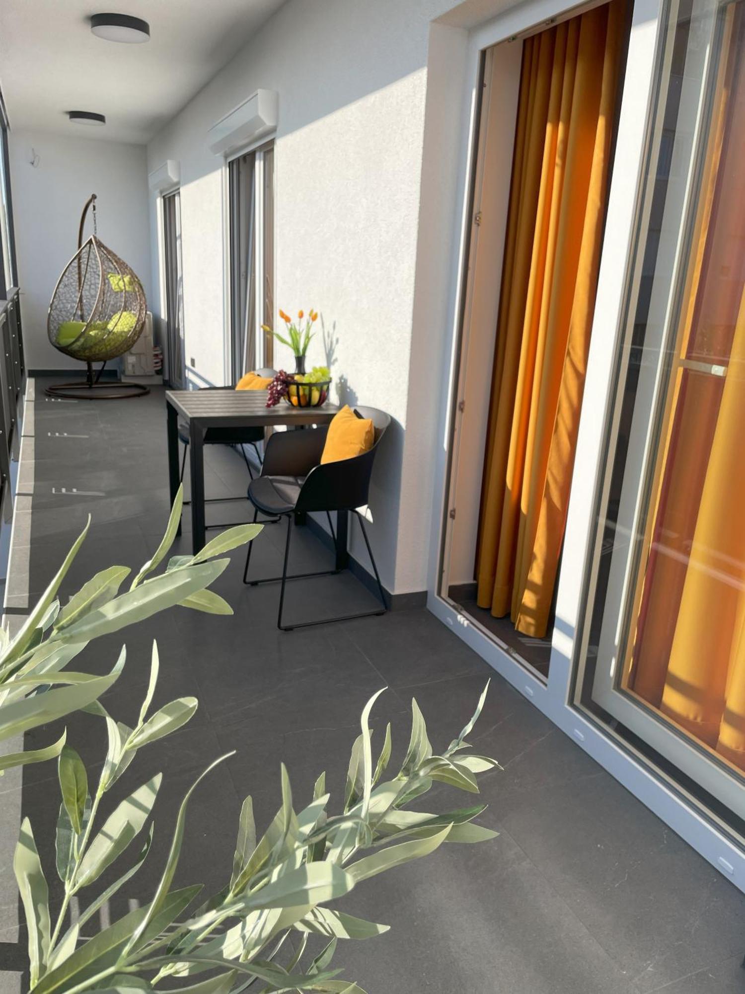 Valkane Beach Apartments พูลา ภายนอก รูปภาพ