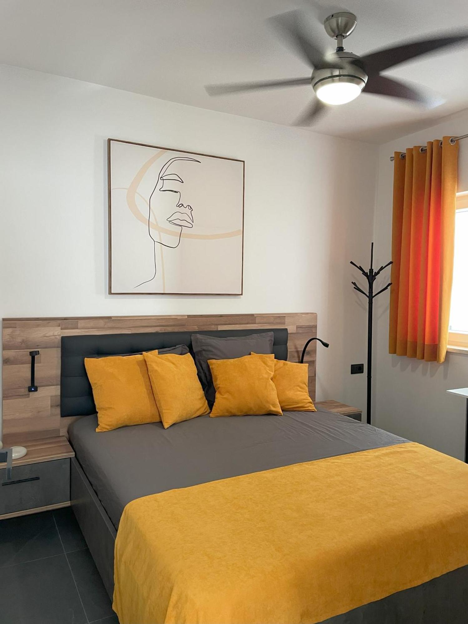 Valkane Beach Apartments พูลา ภายนอก รูปภาพ